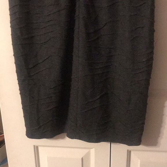 Gray V Neckline Dress - Picture 6 of 7